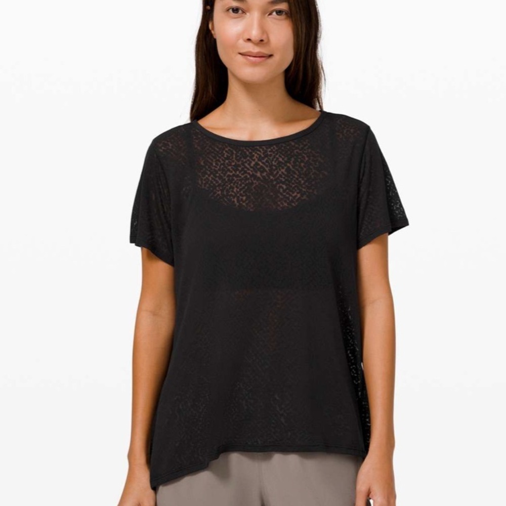 Lululemon 6 Black Loop Around Tee Relaxed Fit Sem… - image 7